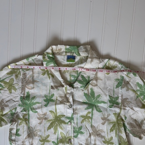 Tropical Palm Tree Button-Up Shirt - Picture 5 of 8